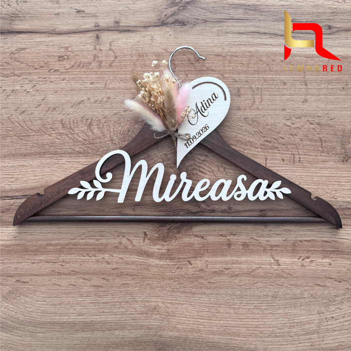 Umerase din lemn - personalizate pentru mireasa si mire, cu nume si data [2]