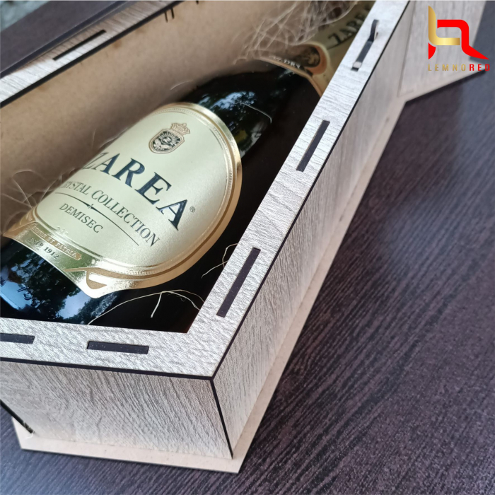 Cutie personalizata pentru vin tip CRAVATA [5]