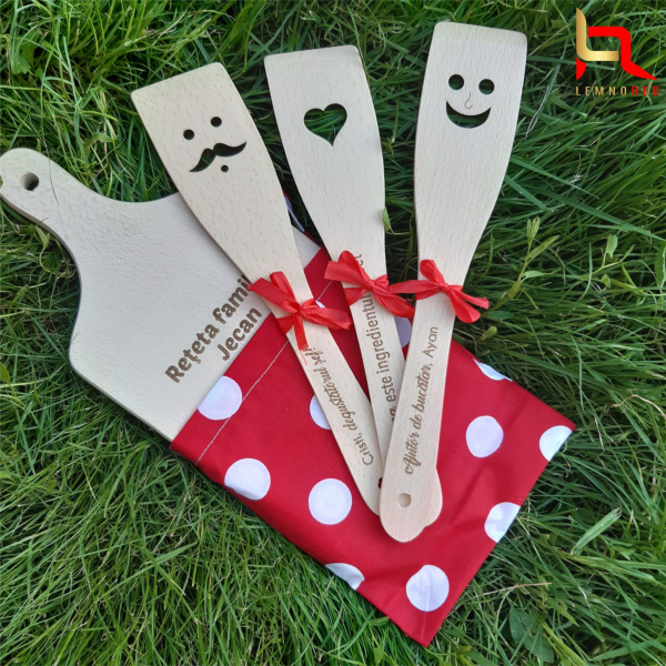 Set tocator personalizat si 3 ustensile [4]