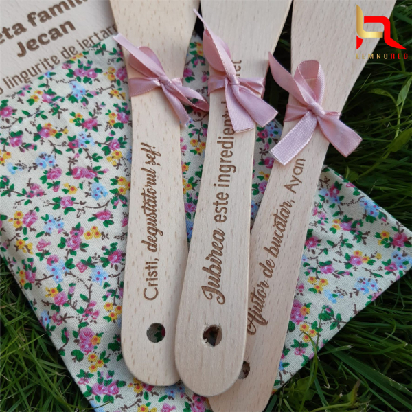 Set tocator personalizat si 3 ustensile [2]