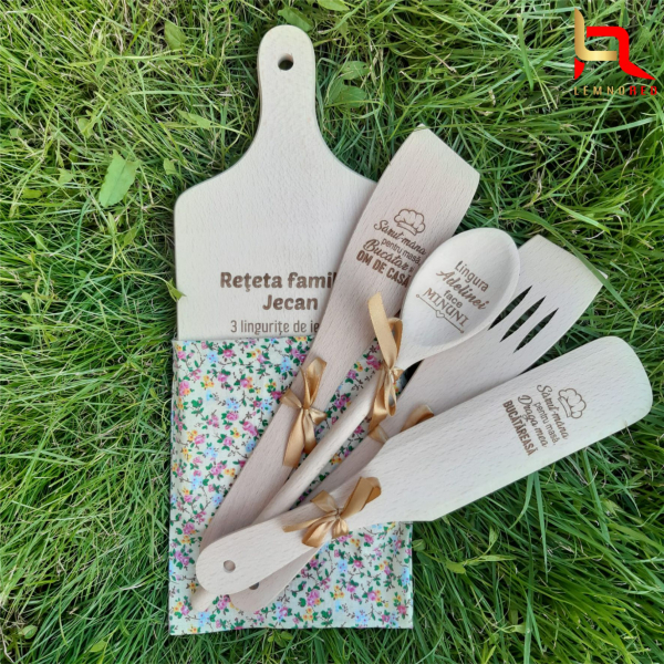 Set tocator personalizat si 4 ustensile de bucatarie [3]