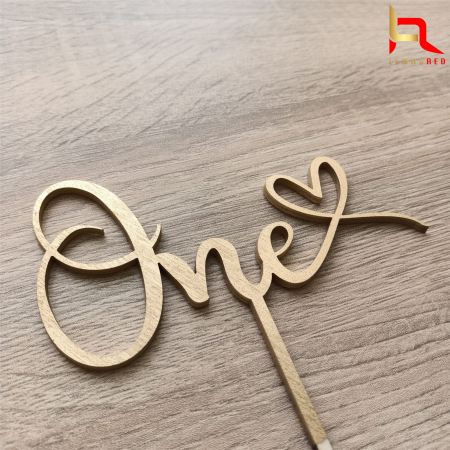 Accesoriu tort pentru 1 an - ONE [1]