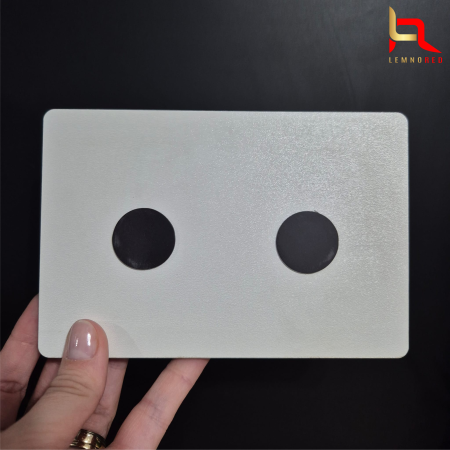 Decoratiune personalizata de Paste din lemn cu magnet – Rama foto gravata “Paste fericit!” cu nume personalizat [4]