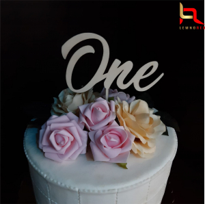 Toppere si ornamente tort - Cake topper ONE