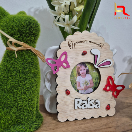 Rama foto magnetica personalizata – Decoratiune Paste cu plexiglas, fluturi si urechi de iepuras [1]
