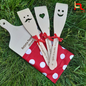Set tocator personalizat si 3 ustensile [3]