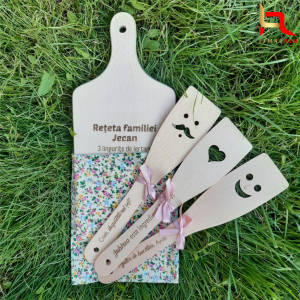 Tocatoare si ustensile - Set tocator personalizat si 3 ustensile