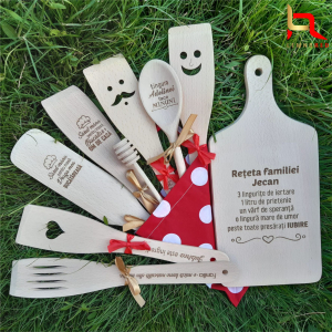 Set tocator personalizat si 8 ustensile [3]