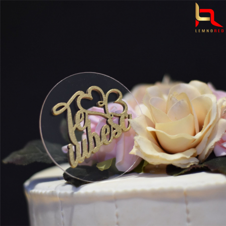 Decoratiune tort "Te iubesc" din plexiglas transparent si lemn