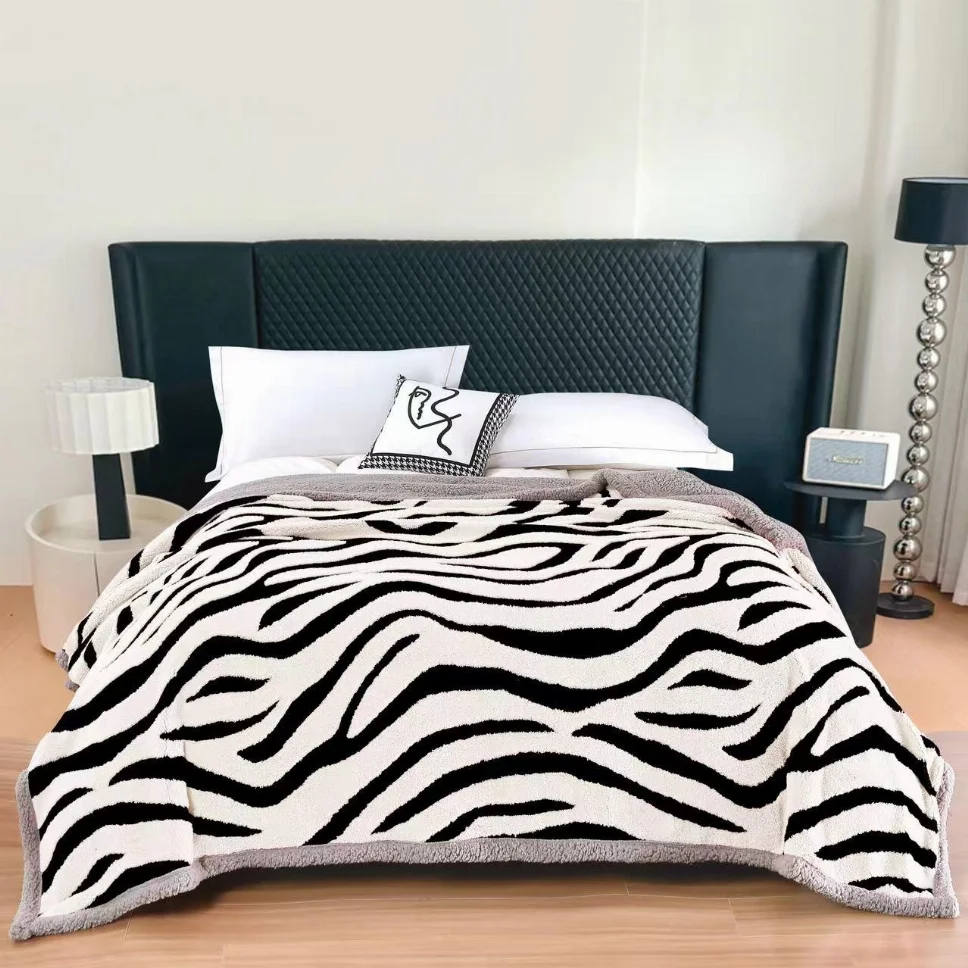 PATURI COCOLINO - Patura Cocolino Dubla cu Blanita, alb cu dungi negre-AB11