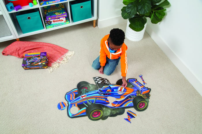 Puzzle de podea in forma de masina de curse, Racecar Floor Puzzle [4]