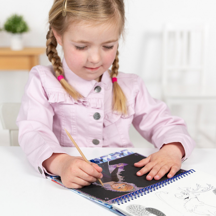 Set creativ de razuit si colorat Disney Frozen [2]