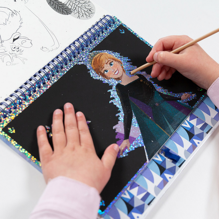 Set creativ de razuit si colorat Disney Frozen [5]
