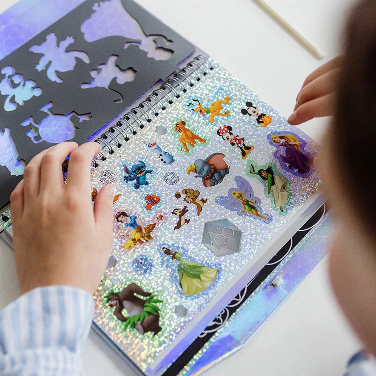 Set creativ de razuit si colorat Editie Aniversara Disney 100 de ani [3]