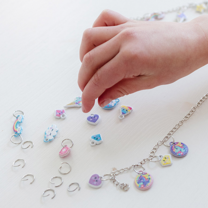 Set creativ DIY Bratari cu pandantive moi [5]