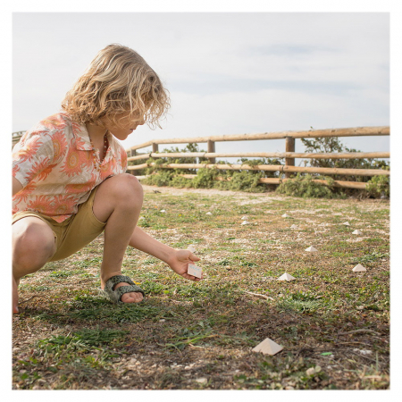 La perete stai!, joc de rapiditate cu jetoane [2]