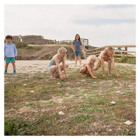 La perete stai!, joc de rapiditate cu jetoane [1]