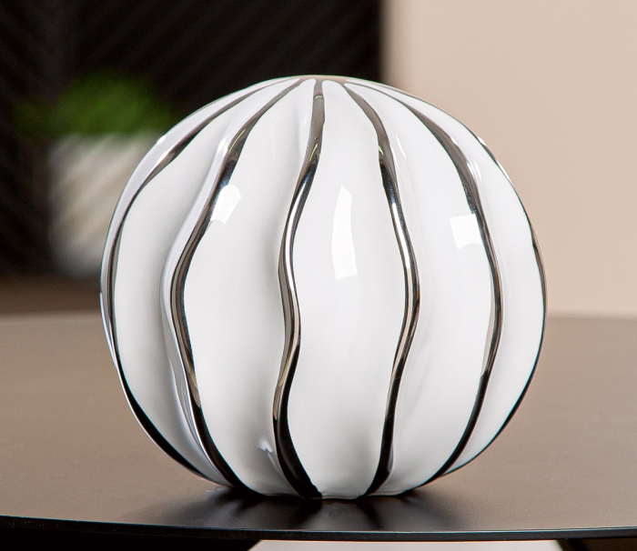 Bila decorativa, rotunda, „Dungi”, cu dungi, ceramica, alb, PU 4, latime 12,5 cm, inaltime 11,5 cm, adancime 12,5 cm [1]