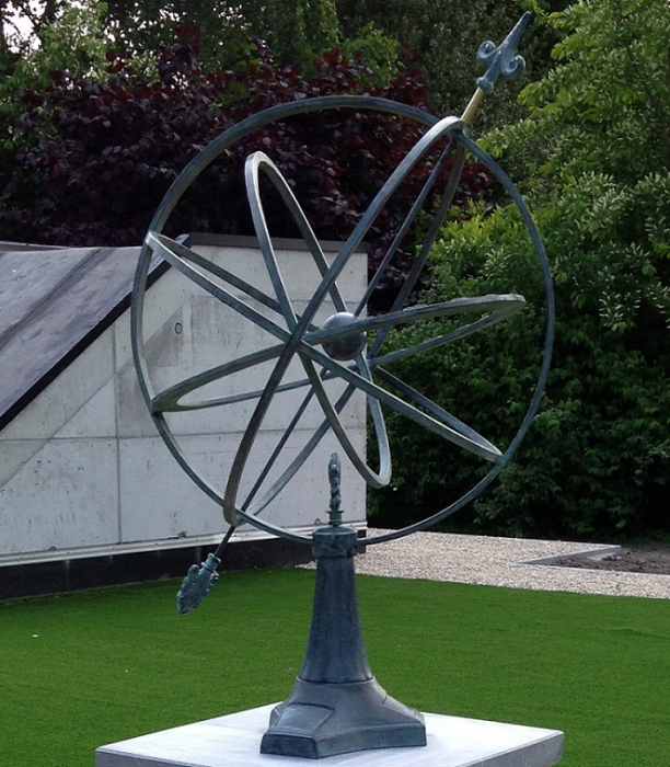 Cadran solar cu săgeată, Bronz, 67 cm 74 x 47 x 47 cm [1]