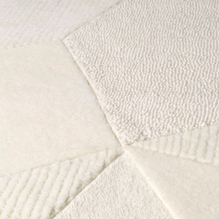 Covor Osumi alb 300 x 400 cmL. 400 | W. 300 | dimensions may vary by up to 3%(CM) [1]