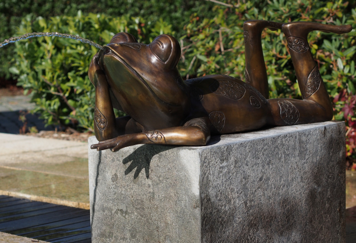 Fantana in forma de broasca mare, Bronz, 28 X 37 X 90 cm [2]