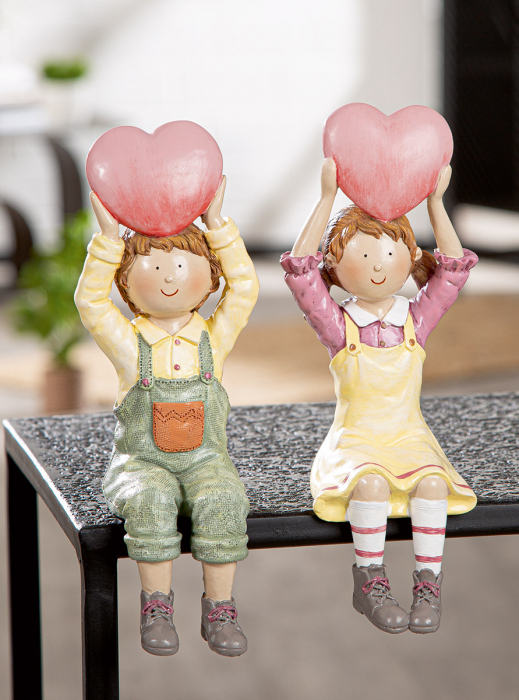Figurină, Copil, motiv inimă, rășină sintetică, multicolor, PU 4, 2 asortate, L. 7 cm, l. 7 cm, H 23 cm [7]