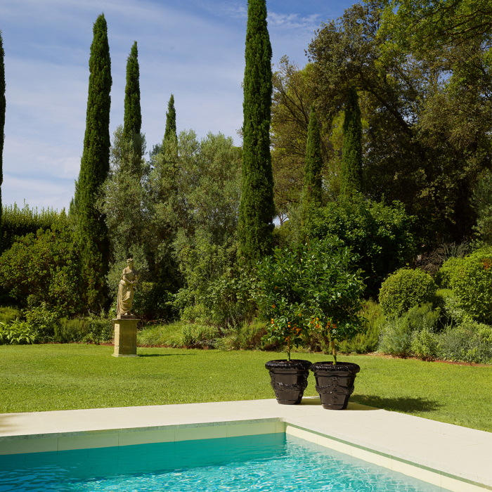 Jardiniera de exterior Toulon cu finisaj negru [2]