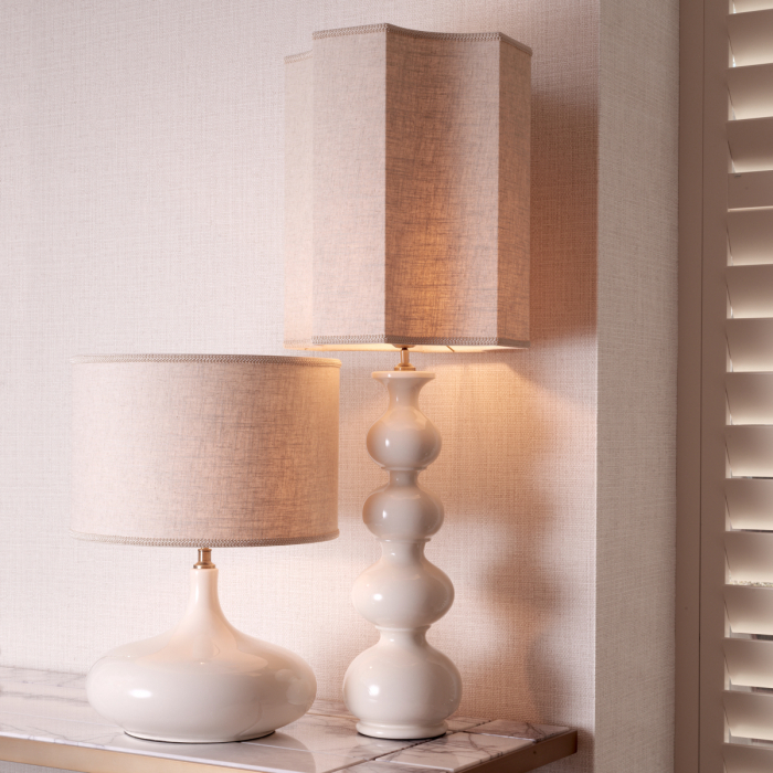 Lampă de masă, Jones din ceramică albă trosită, abajur inclus, Dims: W. 40 | max W. 46 | H. 64.5  (CM) [2]