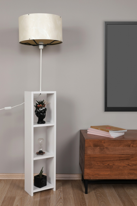 Lampa de podea din lemn