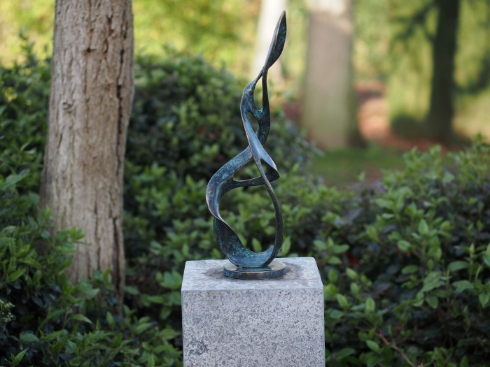 Sculptura abstracta , Bronz, 49 x 12 x 15 cm [2]