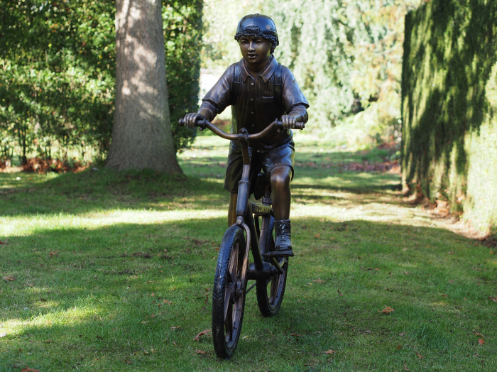 Statuie baiat care merge pe bicicleta, Bronz, 125 X 49 X 135 cm [2]
