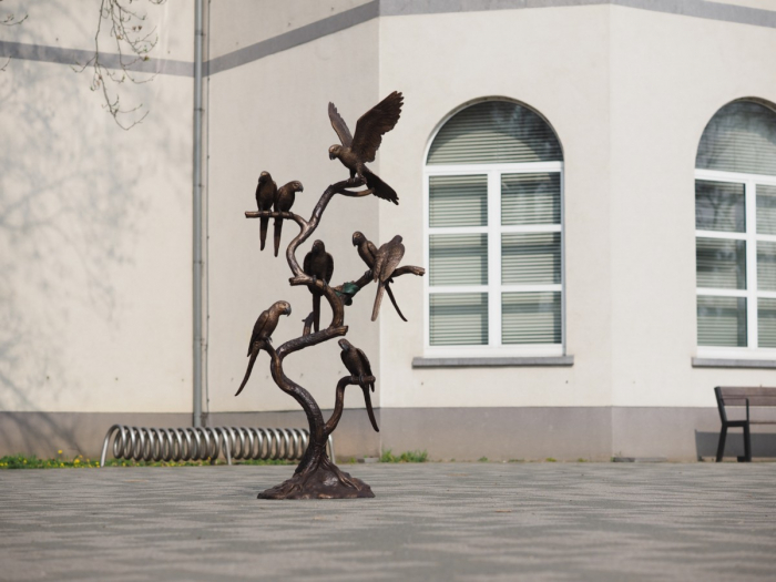 Statuie bronz, 8 papagali pe buștean 165x45x75 cm [1]