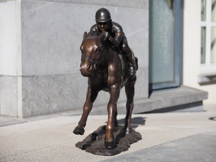 Statuie bronz, Jocheu pe cal  [3]
