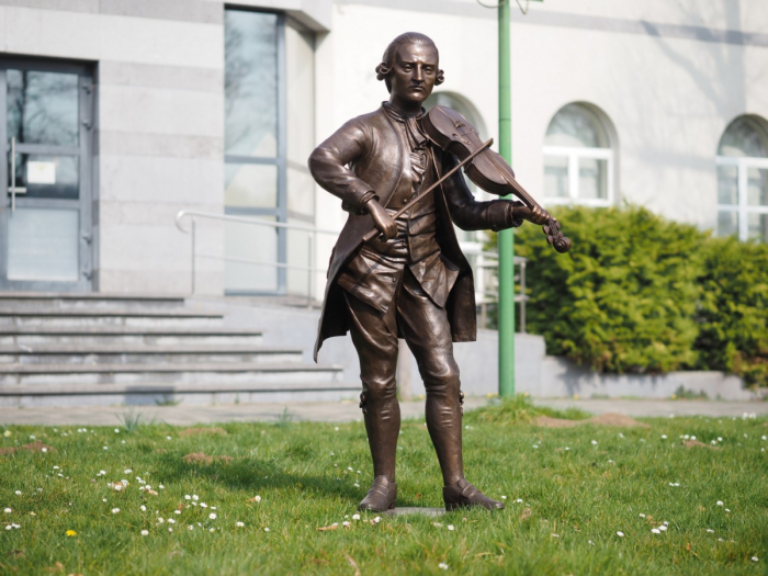 Statuie bronz, Mozart cu vioară  [6]
