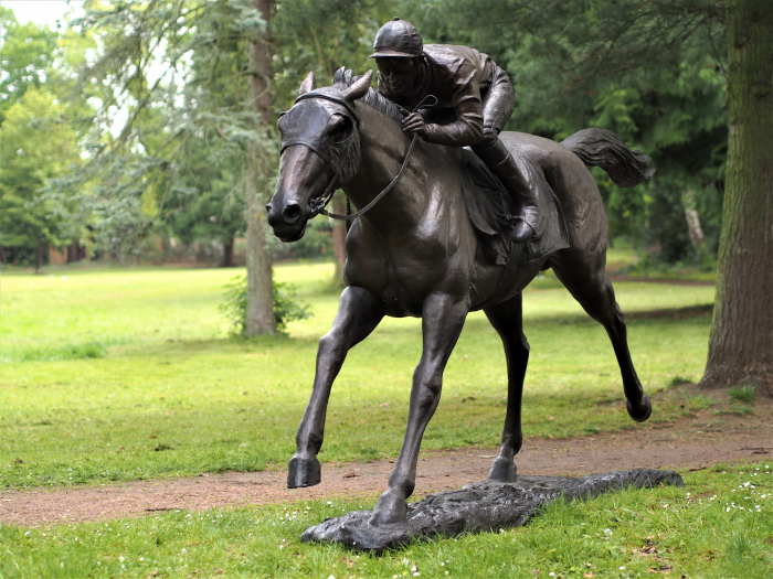 Statuie calaret pe cal, Bronz, 200 X 80 X 350 cm [7]