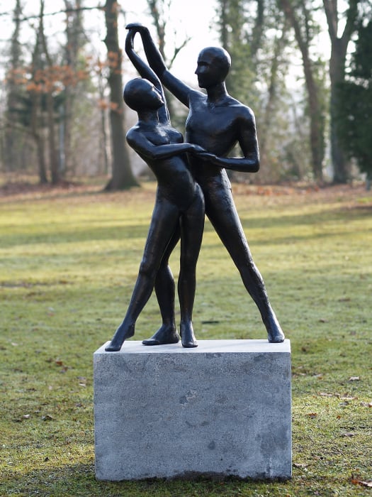 Statuie cuplu modern care danseaza, Bronz, 147 X 40 X 60 cm