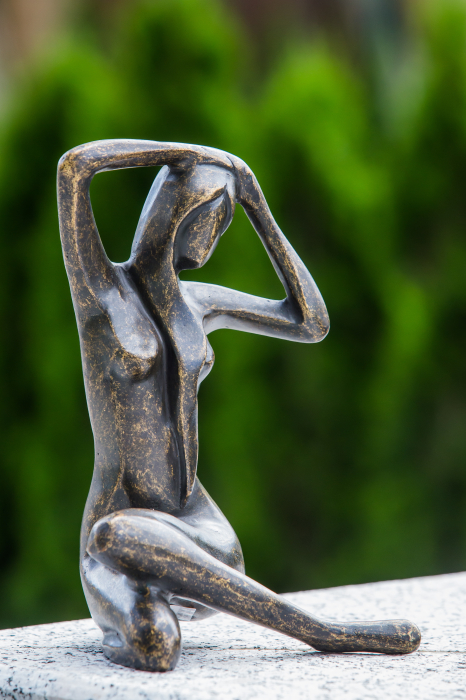 Statuie doamna care sta jos, Bronz, 24 x 17 x 18 cm [6]