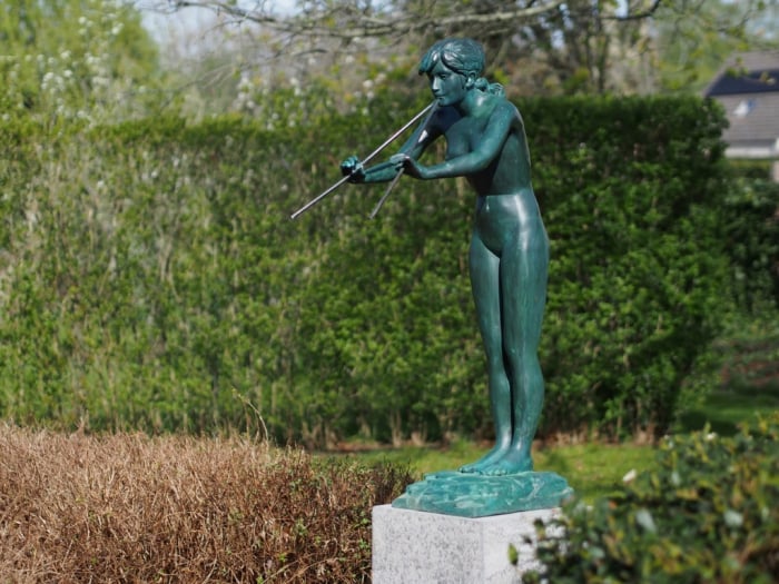 Statuie doamna cu un flaut, Bronz, 120 X 35 X 71 cm