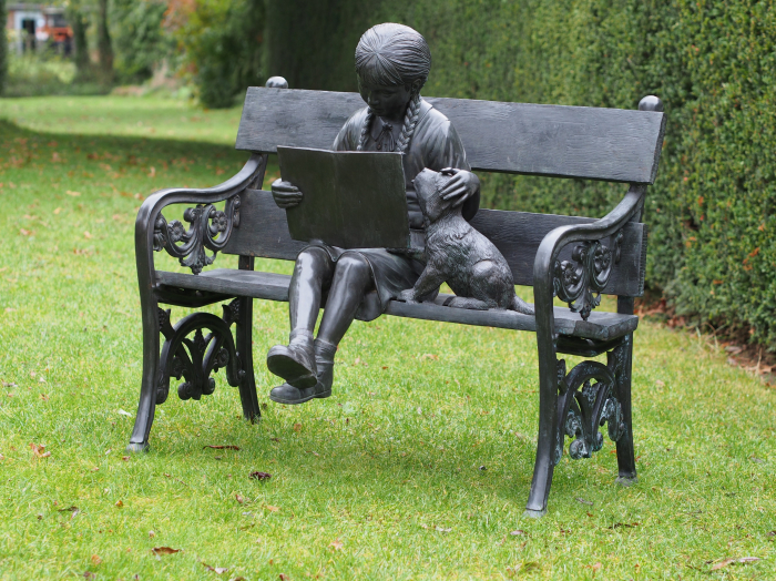 Statuie fata cu un caine pe o canapea, Bronz, 80 X 65 X 102 cm [2]
