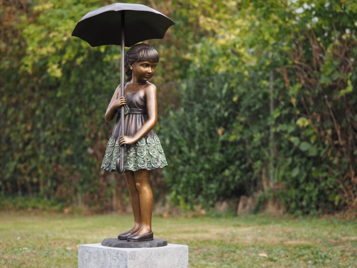 Statuie fata cu umbrela, Bronz, 120 X 55 X 55 cm
