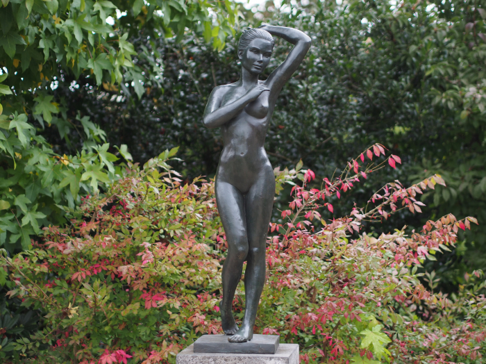 Statuie femeie nud care sta, Bronz, 120 X 29 X 35 cm