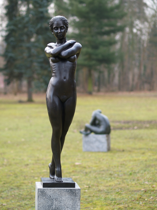 Statuie femeie nud care sta in picioare, Bronz, 117 X 28 X 33 cm [2]