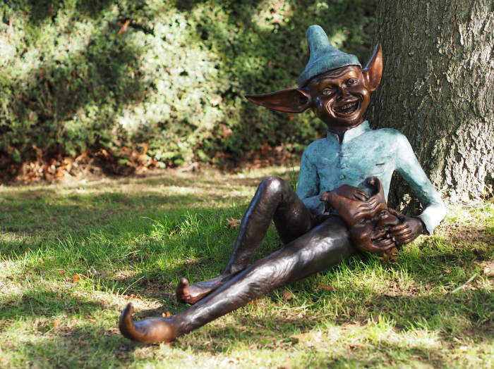 Statuie elf cu masca, Bronz, 50 X 34 X 98 cm [2]