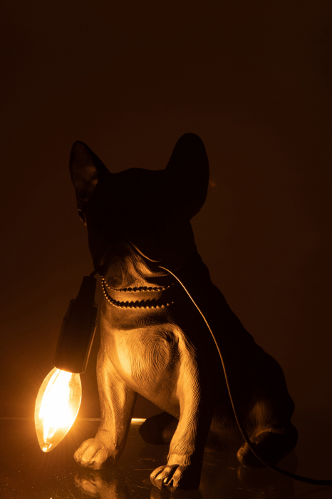 Veioză, Bulldog Negru [3]