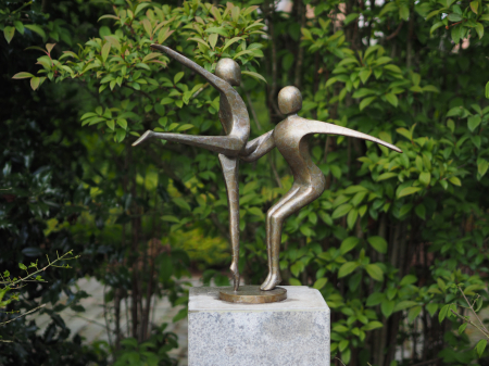 Statuie 2 Dansatoare gimnaste Brown , Bronz,  57 x 55 x 37 cm [1]