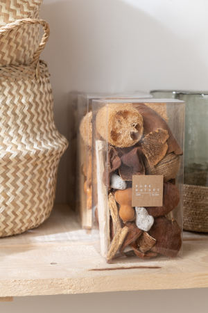 SALE % - Cutie cu nuci uscate maro