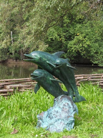 FIGURINE - Fantana 3 delfini, Bronz, 94 X 61 X 99 cm