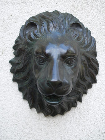 Statui - Fantana in forma de cap de leu, Bronz, 30 X 15 X 25 cm