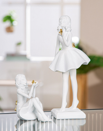 Figurină, Femeie, Regele broaștei, Polirășină, albă, PU 2, L. 9,5 cm, L. 8 cm, H. 10,5 cm [1]