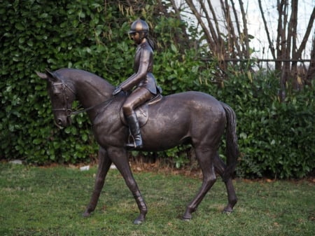 Statui - Girl on Horse cm